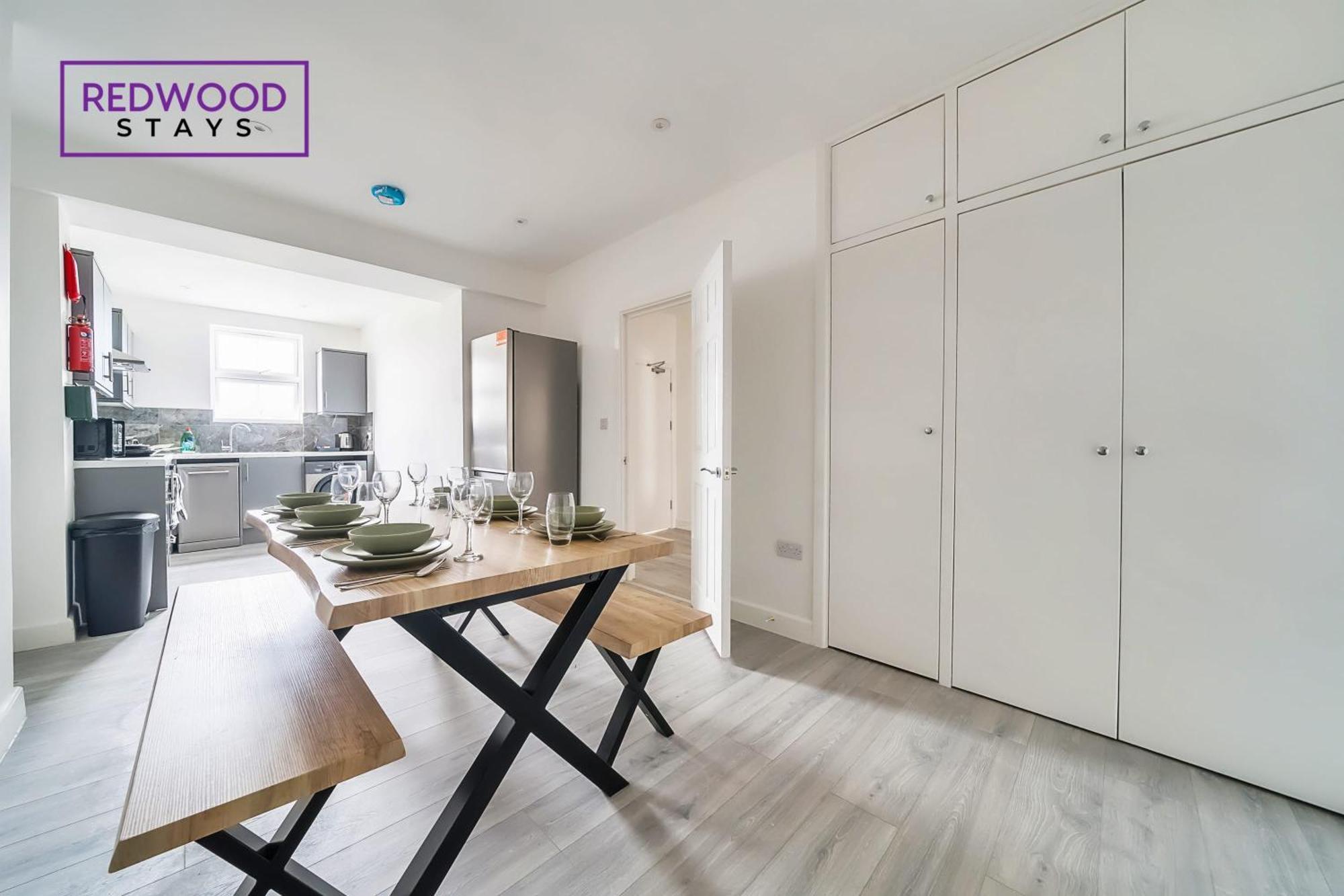 Brand New, 2 Bed 1 Bath, Modern Town Center Apartment, Free Wifi & Netflix By Redwood Stays Aldershot Exterior photo