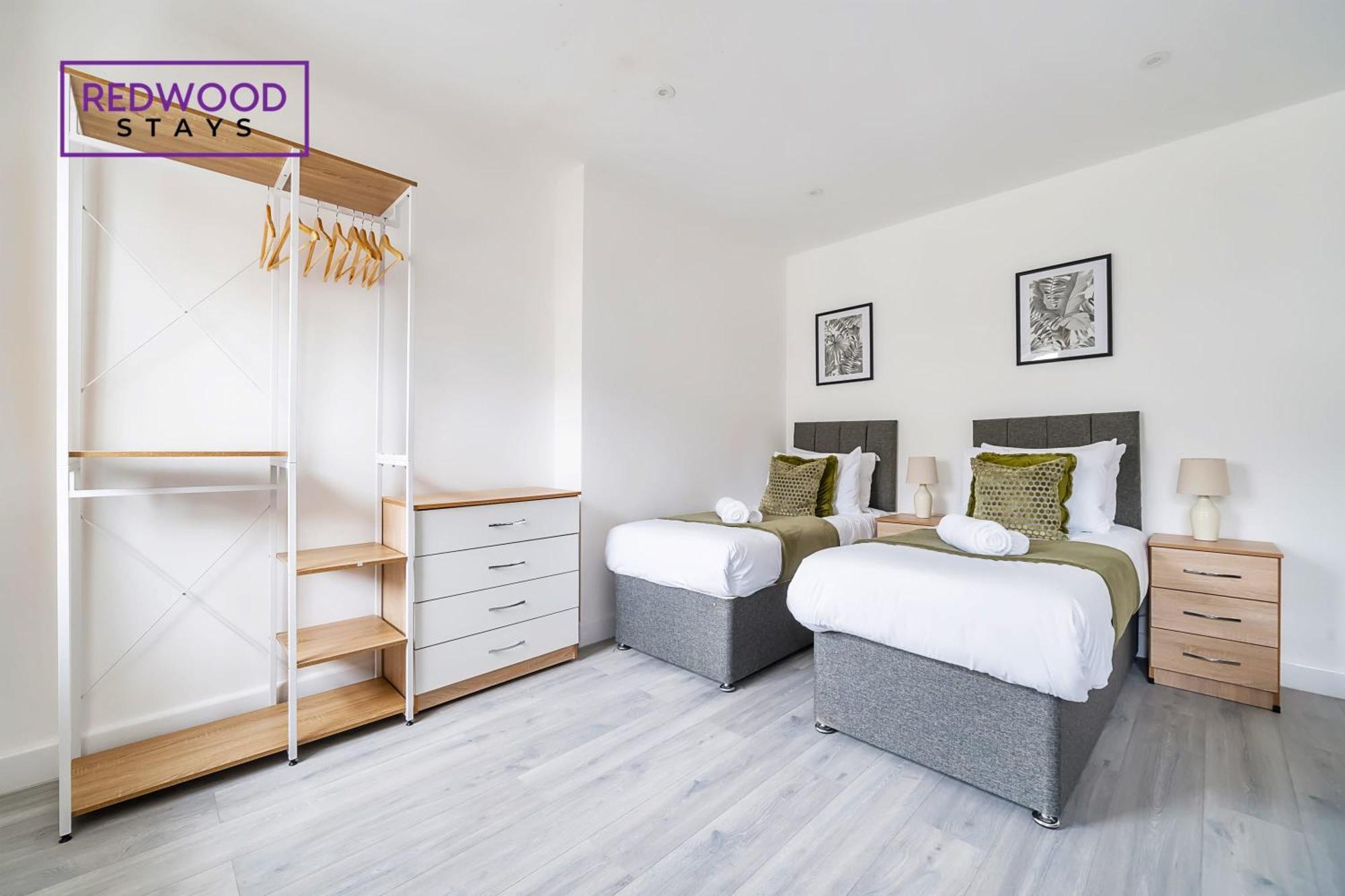 Brand New, 2 Bed 1 Bath, Modern Town Center Apartment, Free Wifi & Netflix By Redwood Stays Aldershot Exterior photo